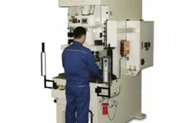 沖床加工 (Stamping / Punching)